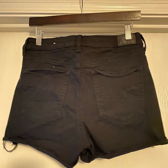 American Eagle Super High Rise Shortie Black Shorts - Picture 3 of 3